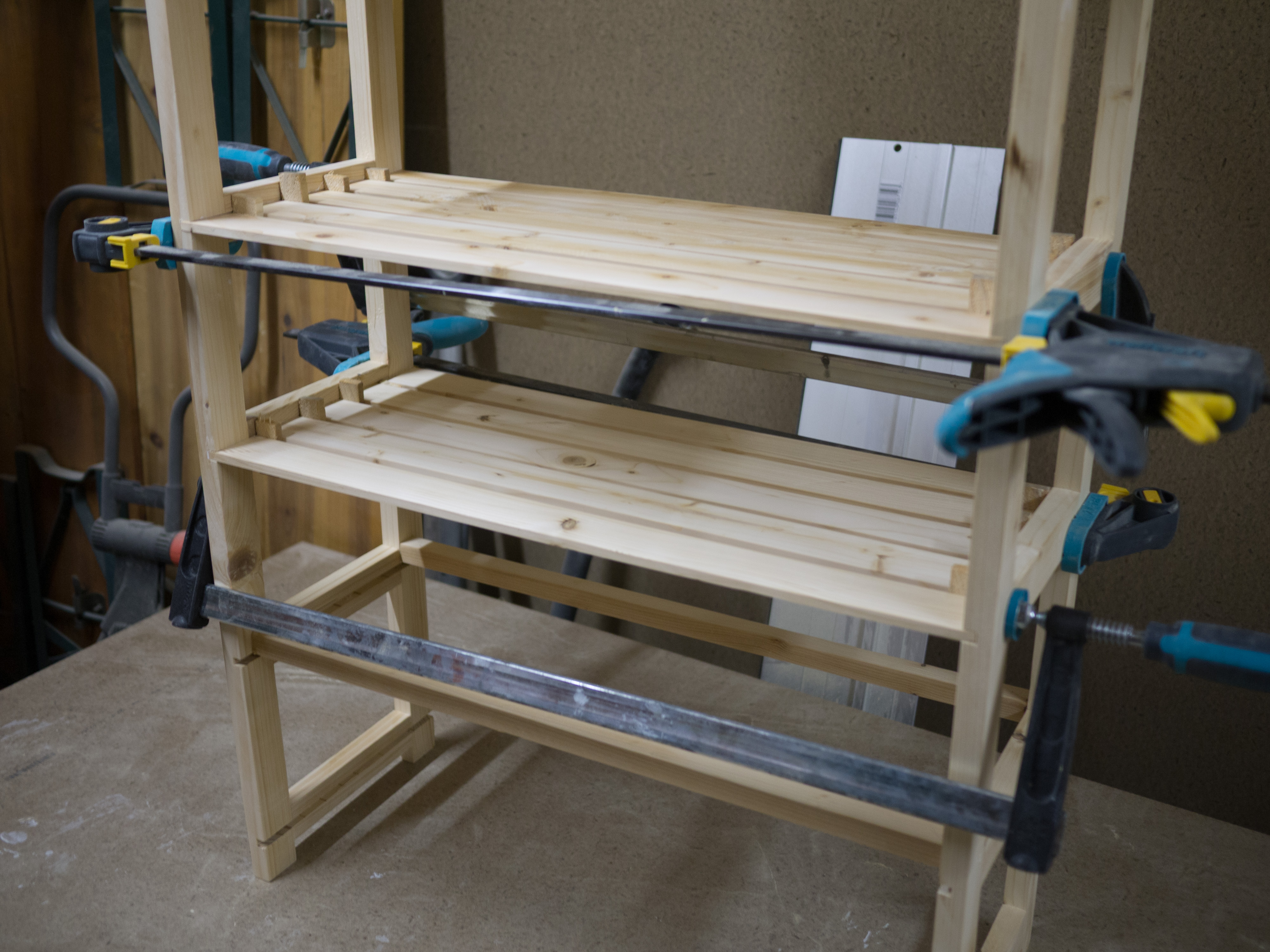 20160306 Schuhregal 008